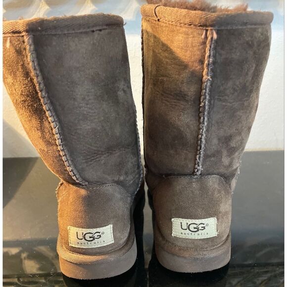 UGG Australia Women's Classic Short II Sheepskin Boots Chocolate Brown SZ 7 - Picture 7 of 11